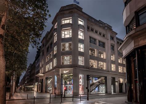 Nike shops in paris